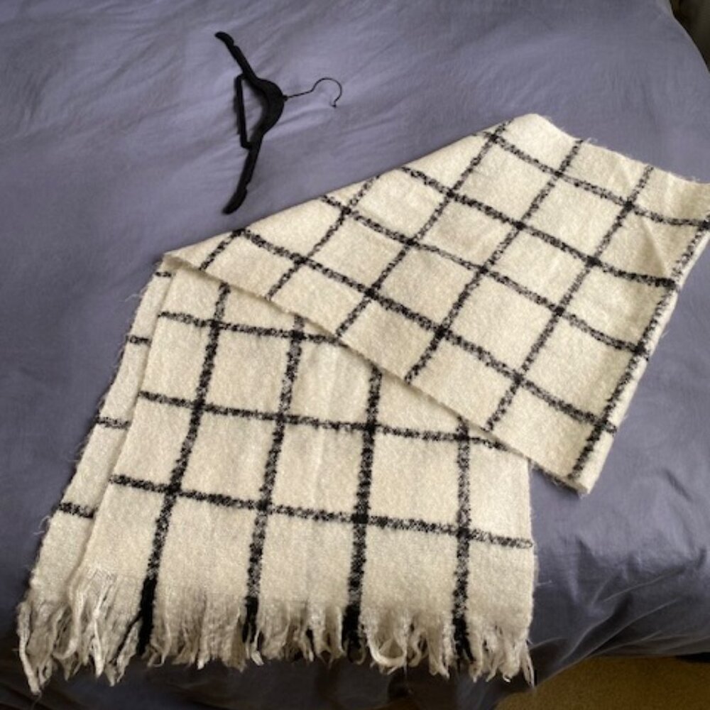 Winter Plaid White and Black Thick Winter Scarf - Picture 5 of 5